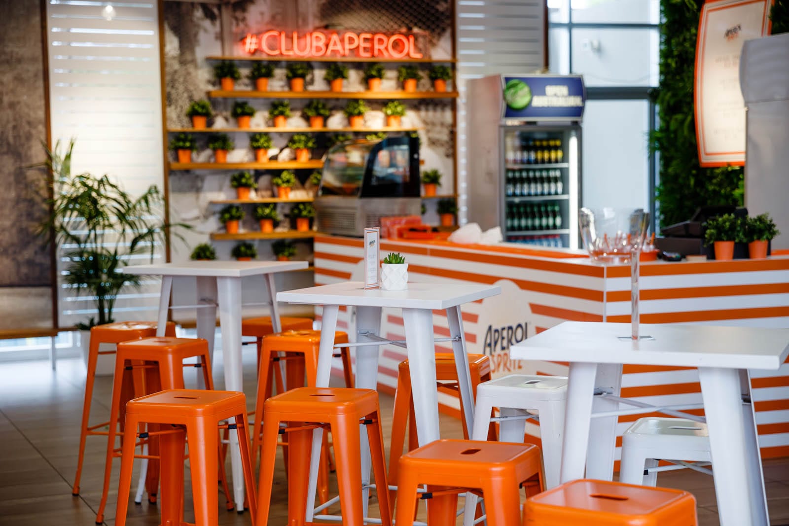 High Table Cube Black