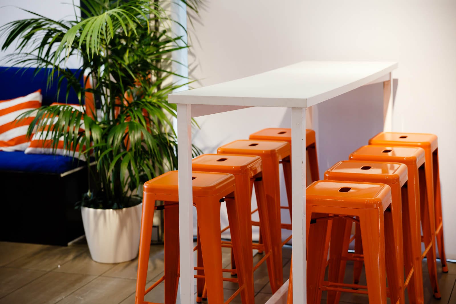 High Table Cube Black